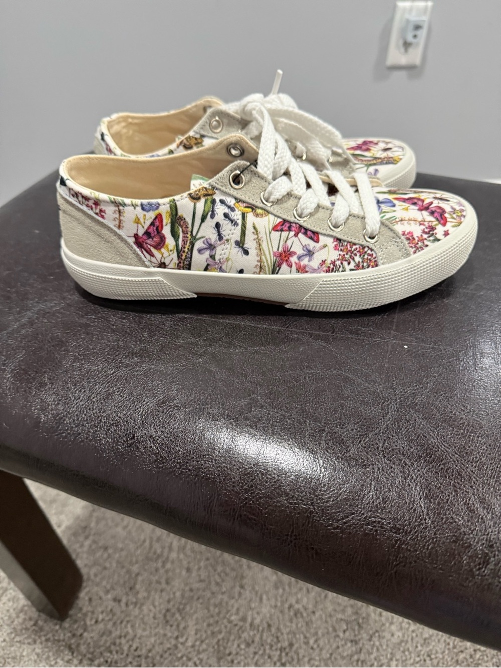 Inkkas Women's Floral Canvas Slip-On Sneakers - Cream